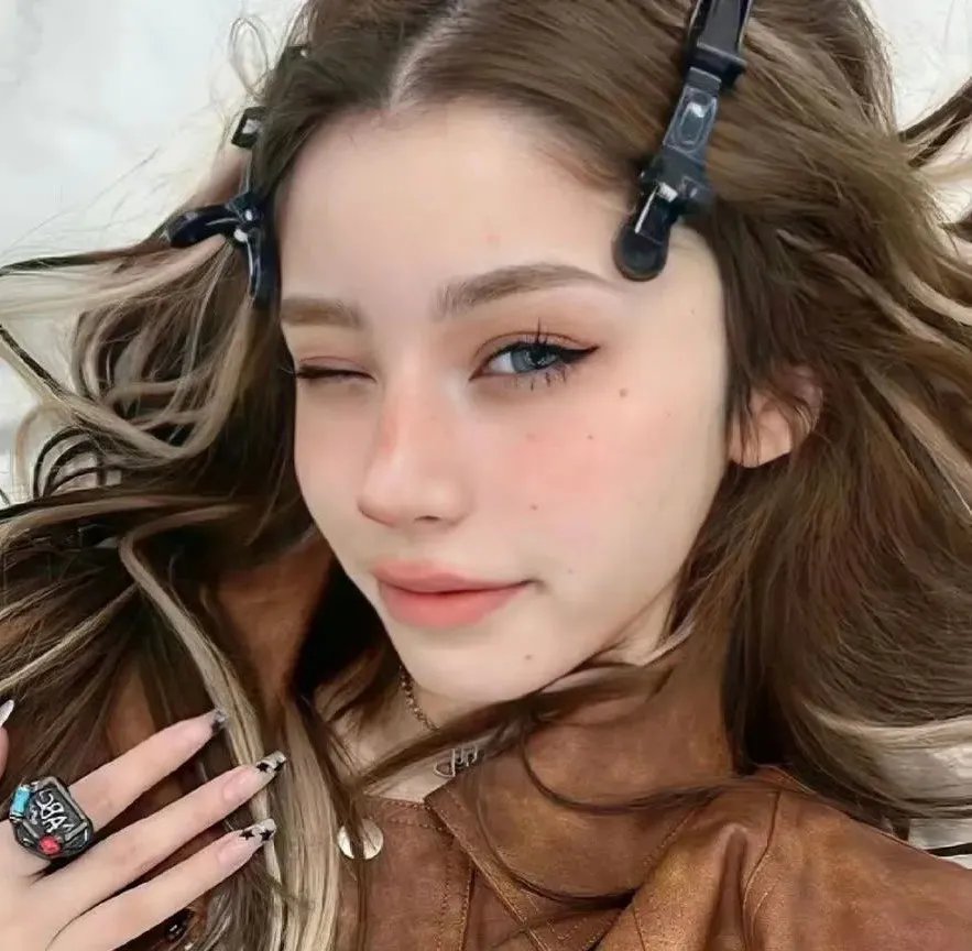 攻略三年半，系统说我搞错对象